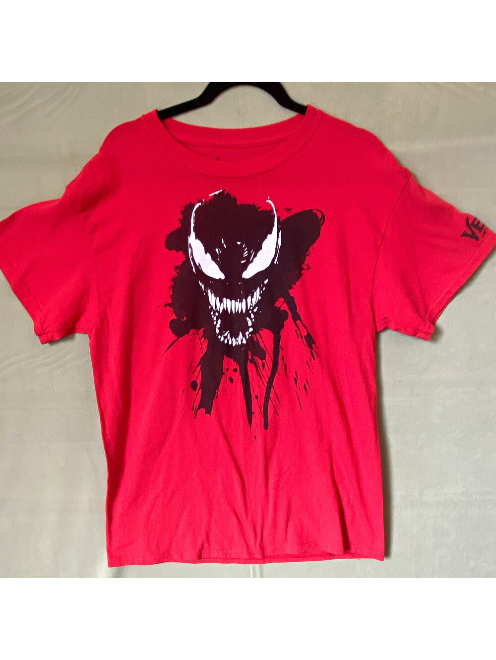 Venom Men’s Regular Fit Red Let There Be Carnage Graphic Logo Tee Sz L